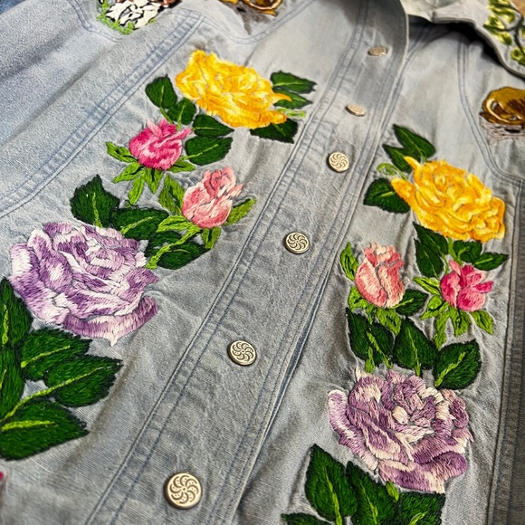 Western VNTG Denim Button Down Shirt | Embroidered Forest Animals | Small Medium - Picture 6 of 15